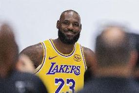 早日回归！雷迪克：詹姆斯每天都在进行球场训练