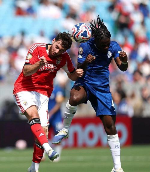 吉滕斯：我和切尔西全队的表现都很好，需要努力多进球增加净胜球