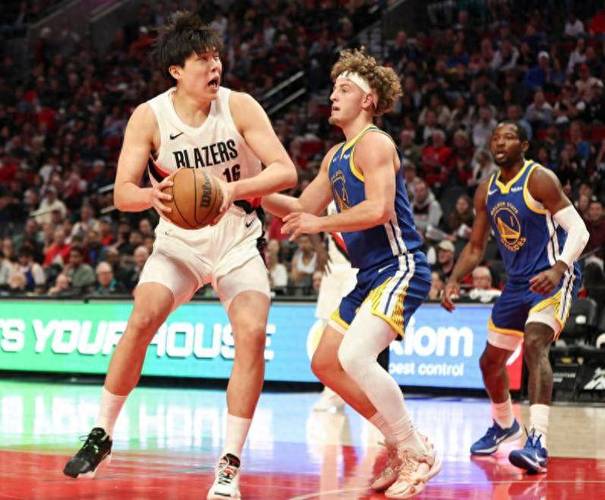 与小杨接触颇多！媒体人：开拓者首席助教斯普利特有机会接任