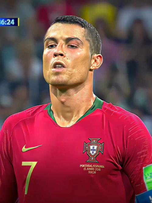 胜利补时任意球，C罗罚前念念有词给自己鼓劲但遗憾打丢