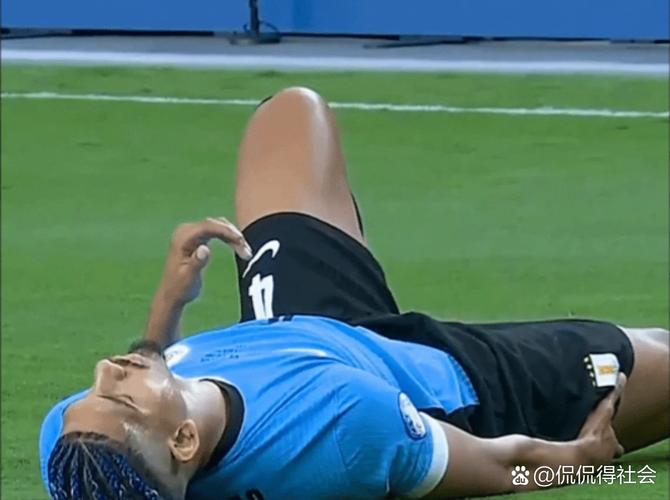 巴萨中场核心伤缺！西媒：佩德里肌肉受伤，预计伤缺一个月