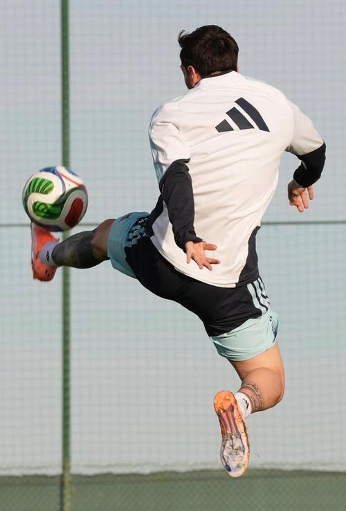 发型打几分？梅西在对阵安哥拉友谊赛之前理发