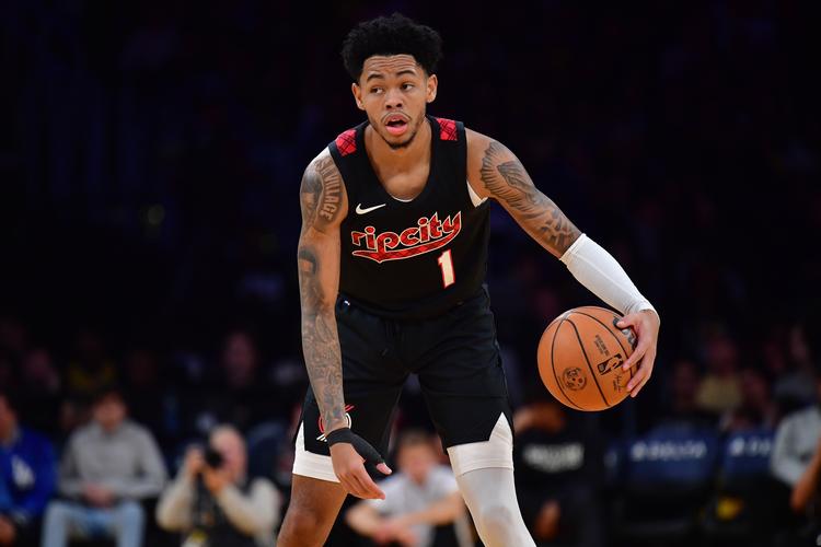 手感一般！安芬尼·西蒙斯15中5&三分8中3砍17分4板5助 正负值+12