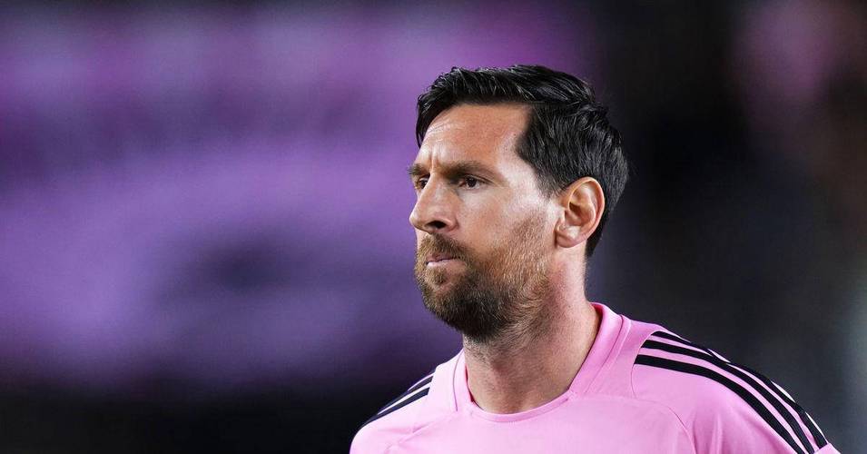 拉波尔塔:若以致敬能弥补会很好,猜测梅西以球员身份回归不合适