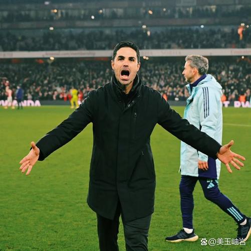 邮报：18岁爱尔兰前锋梅森·梅利亚将在冬窗转会热刺