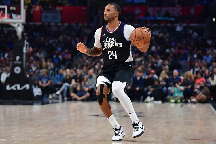 抡开了！鲍威尔最近3场场均32.7分 投篮50.8% 三分50% 罚球91.3%