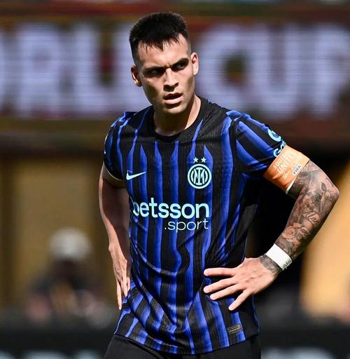 意天空:国米明天恢复训练备战德比,劳塔罗已提前返回米兰