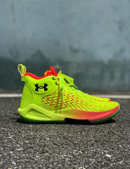 搞事情！斯凯奇发布宣传片 恩比德上脚新鞋款 疑似发布签名鞋