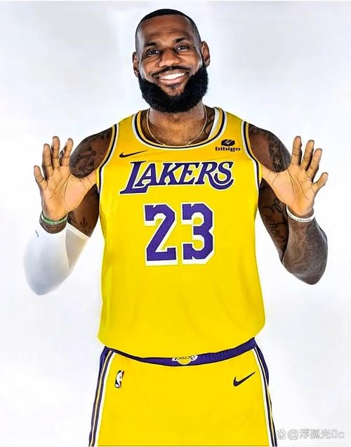 如何平衡父亲和球队领袖角色？詹姆斯：这确实需要把握分寸